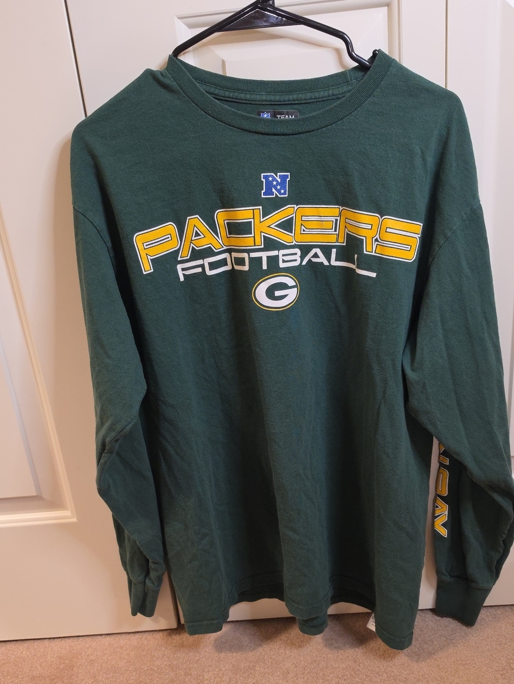 NFL Team Apparel Green Long Sleeve Shirt Throwback Style
